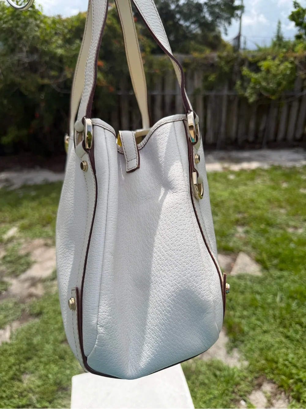 Gucci Cream Leather Shoulder Bag with Gold Hardware - Picture 4 of 14